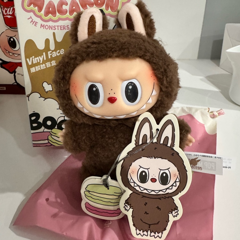 🤎SECRET🤎 Pop Mart The monsters Exciting Macaron